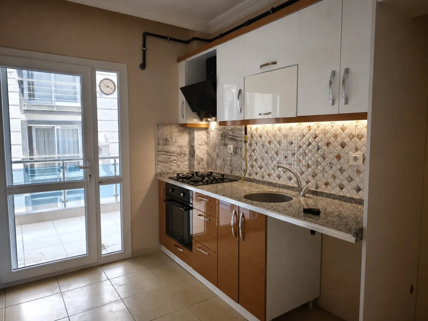 İNÖNÜ'DE SULTANA SİTESİNDE ARAKAT 2+1 DAİRE
