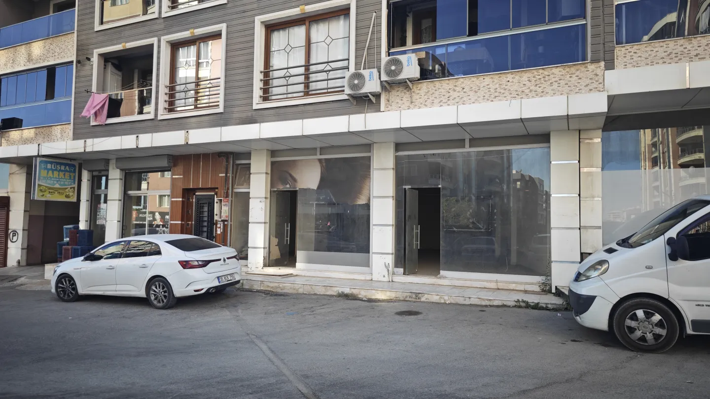 MERKEZ LOKASYONDA YAN YANA 2 DÜKKAN 69 M2 + 75 M2