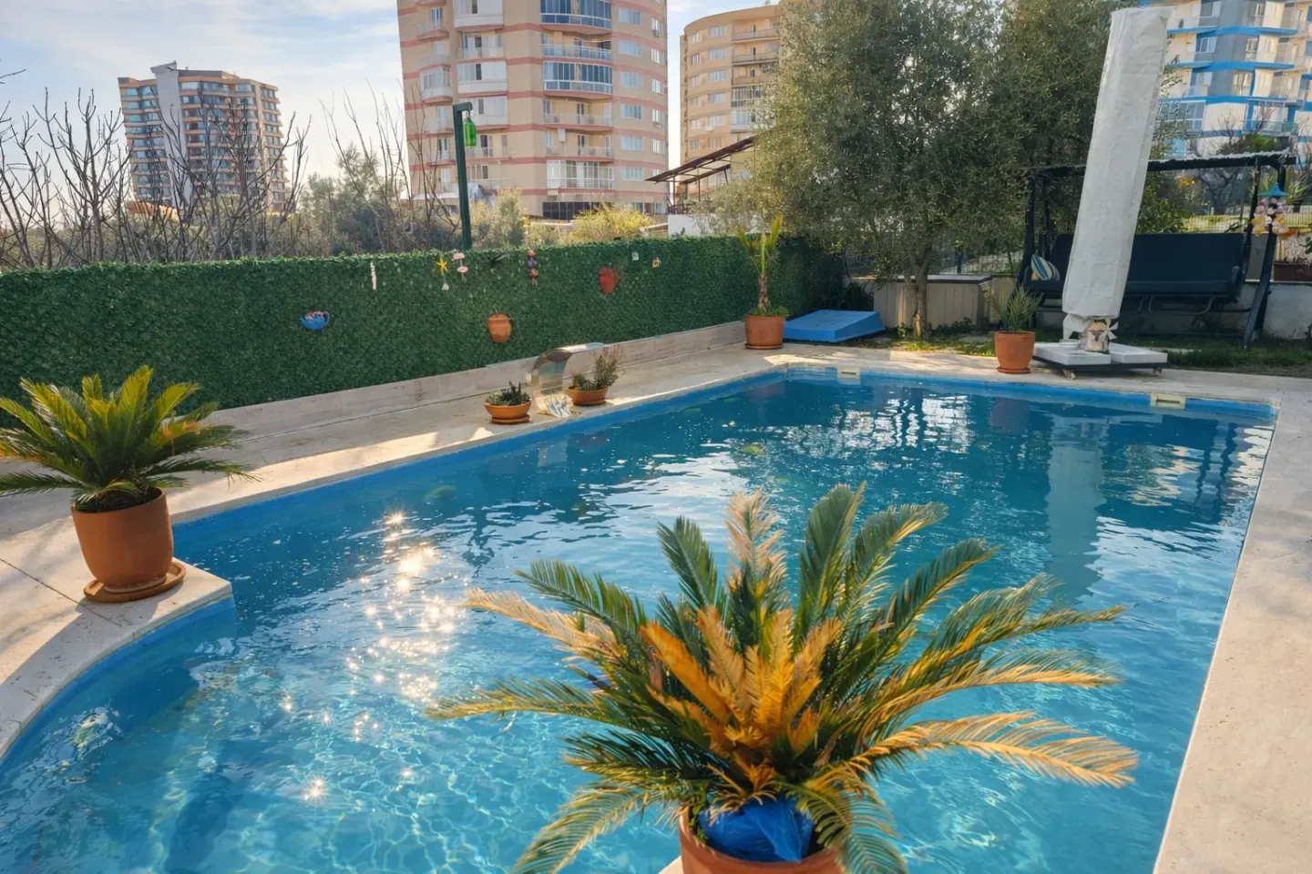 Satılık Müstakil Villa | Havuzlu | Bahçeli | Havaalanına Yakın