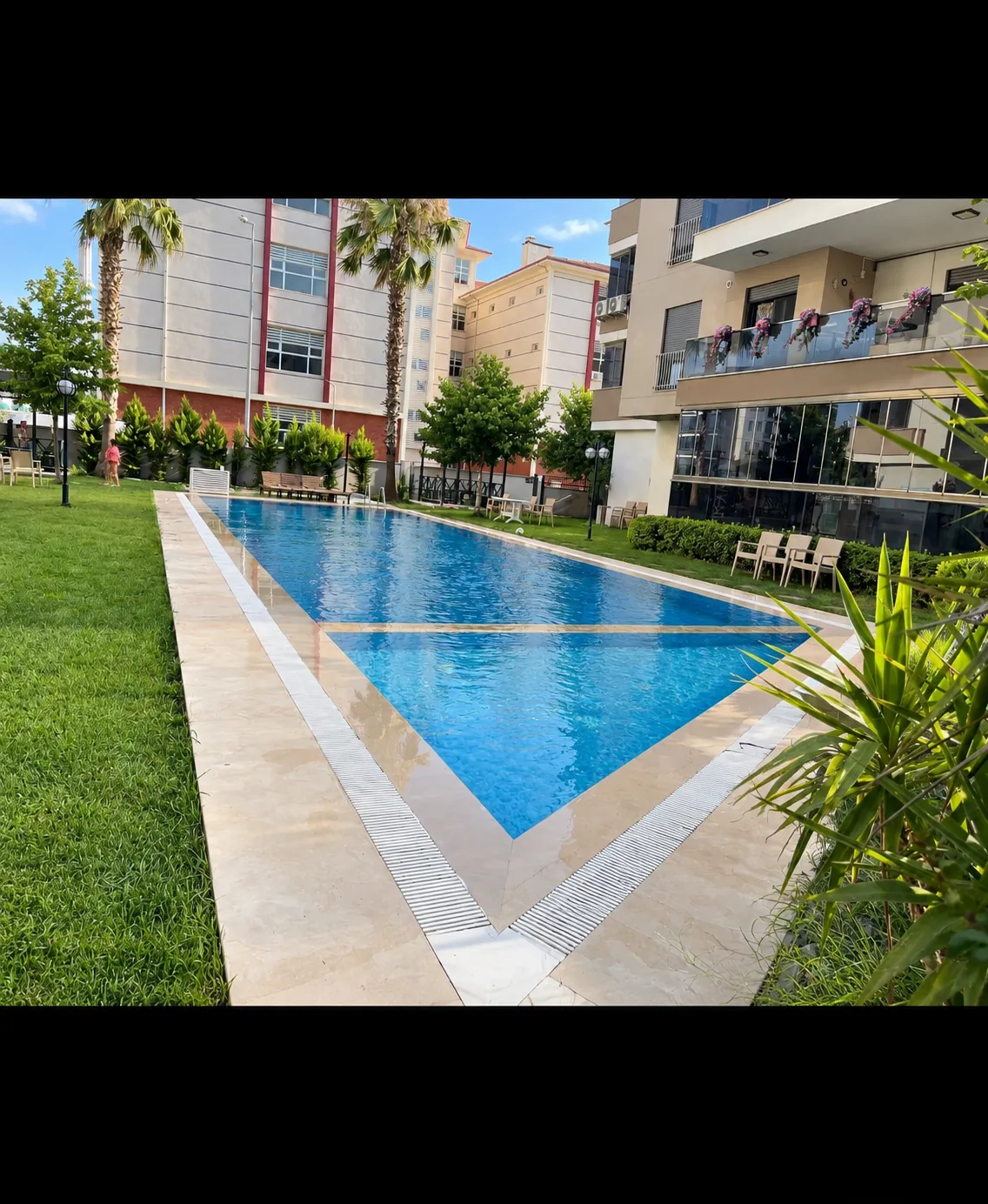 MURATBEY MAHALLESİ’NDE HAVUZLU SİTEDE SATILIK DAİRE